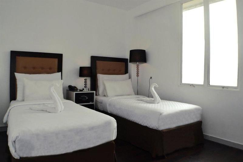 Maven Fatmawati Hotel Джакарта Экстерьер фото